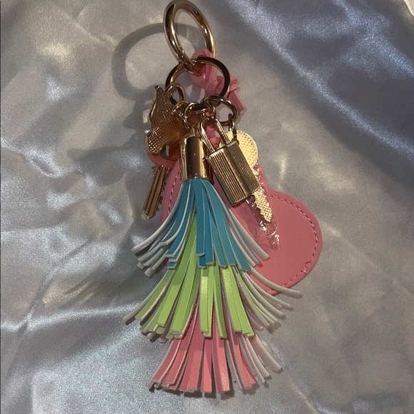 Pink Heart Mirror Keychain with Tassels - Picture 3 of 5